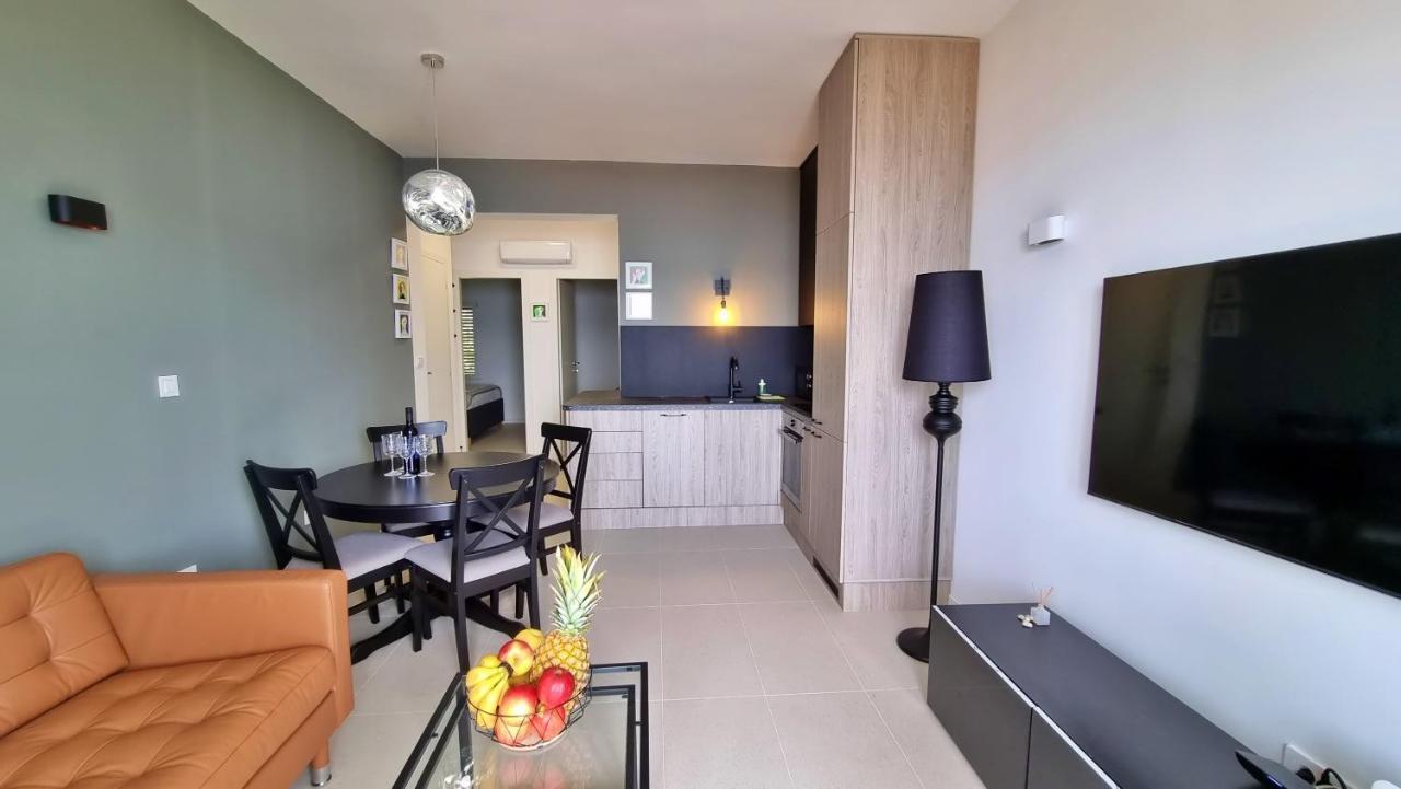 Apartment La Vie أوميس المظهر الخارجي الصورة